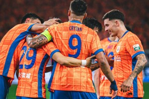 皇冠体育官网-中超关键时刻再迎强敌，波特兰开拓者回应争议，主帅态度：信心回归，赛程密集仍需轮换(9外援加盟中超7队)